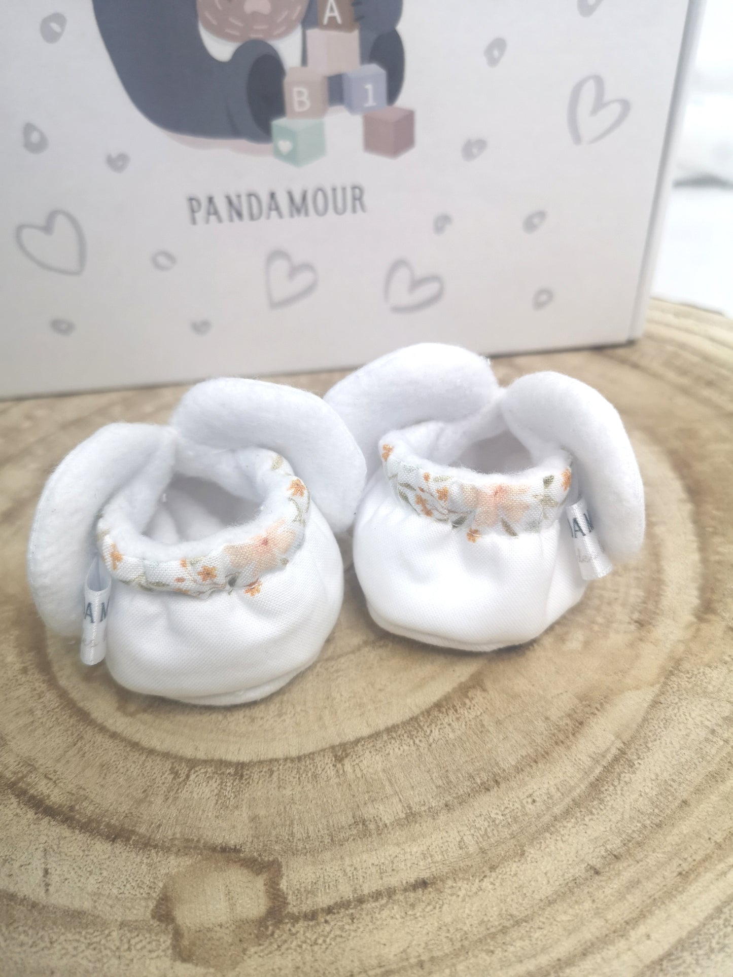 Chaussons bébé thème tipi